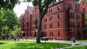 La bataille de Harvard (La peur) S1 (1/3)