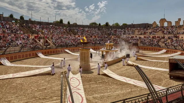 Puy du Fou : le génie des spectacles révélé